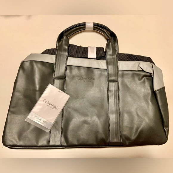 CALVIN KLEIN Fragrances Weekender Travel Duffle Gym Bag Grey color NEW / NWT - Picture 1 of 14